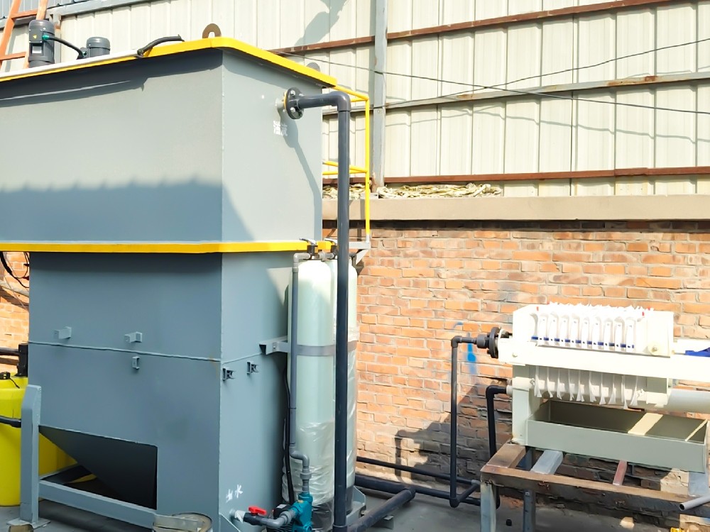 氣浮機在餐具清潔廢水處理中的應用